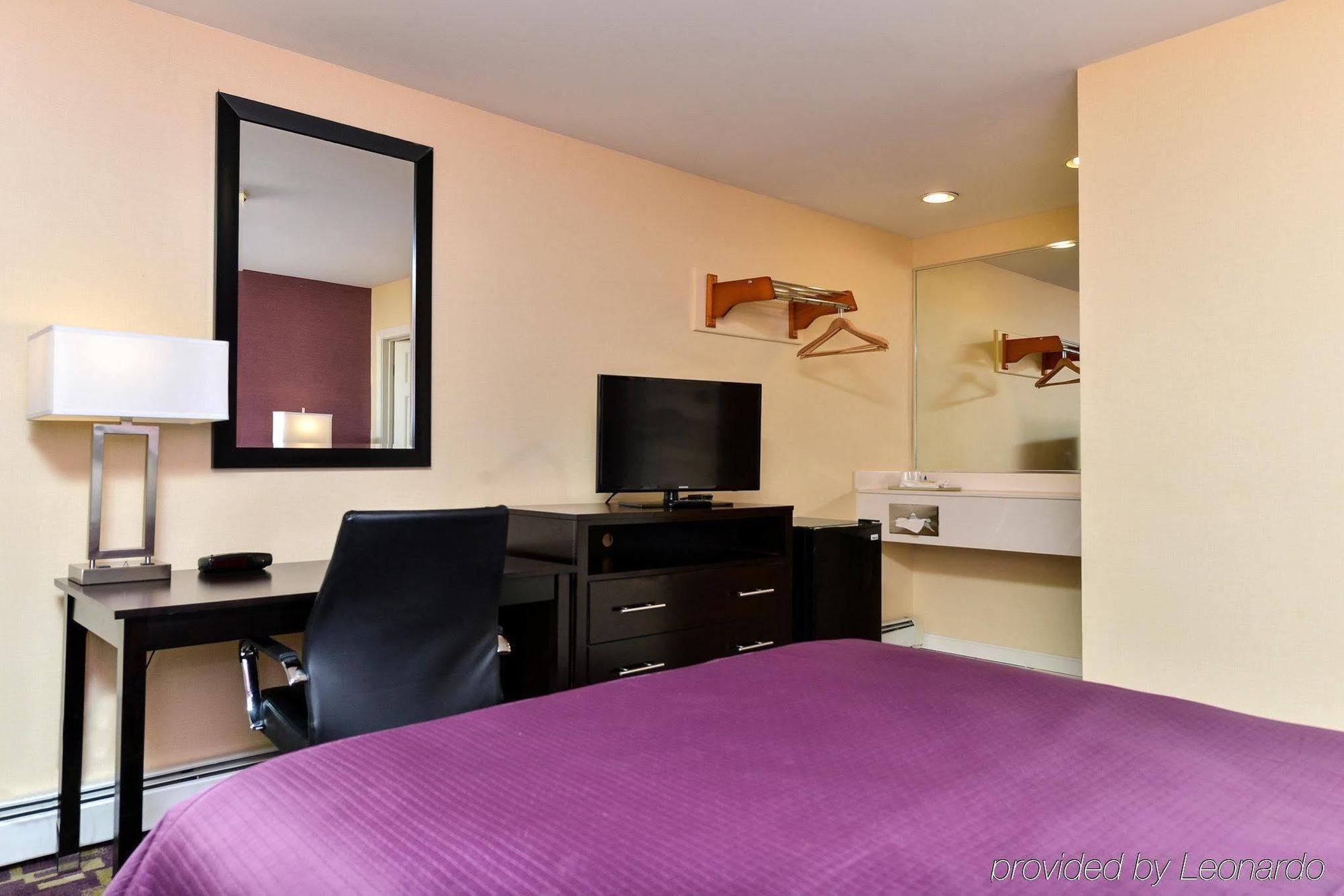 Americas Best Value Inn Providence-North Scituate Exterior foto